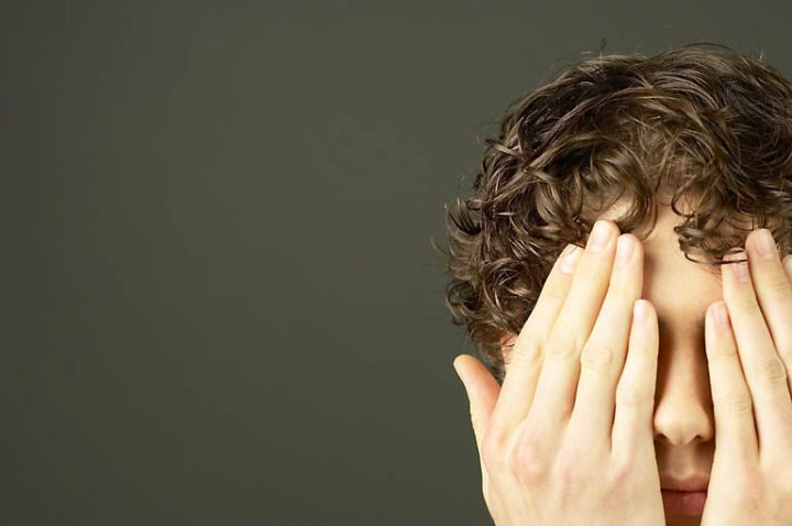 covering_eyes3